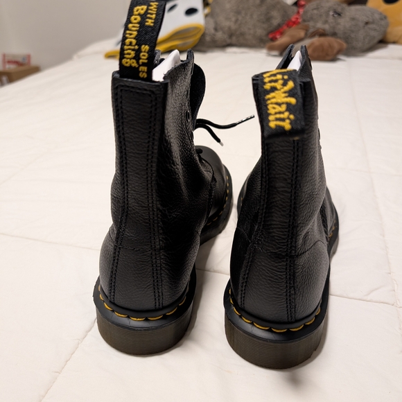 Black Leather Lace-Up Boots - Picture 5 of 16